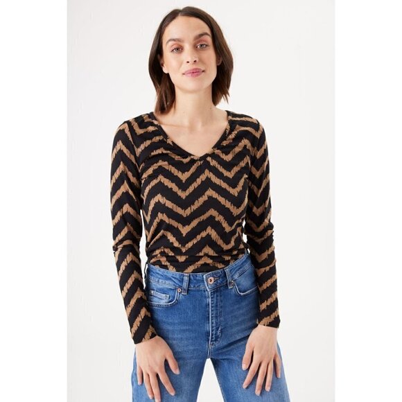 NWT GARCIA Golden Brown & Black Chevron Top - Picture 5 of 6
